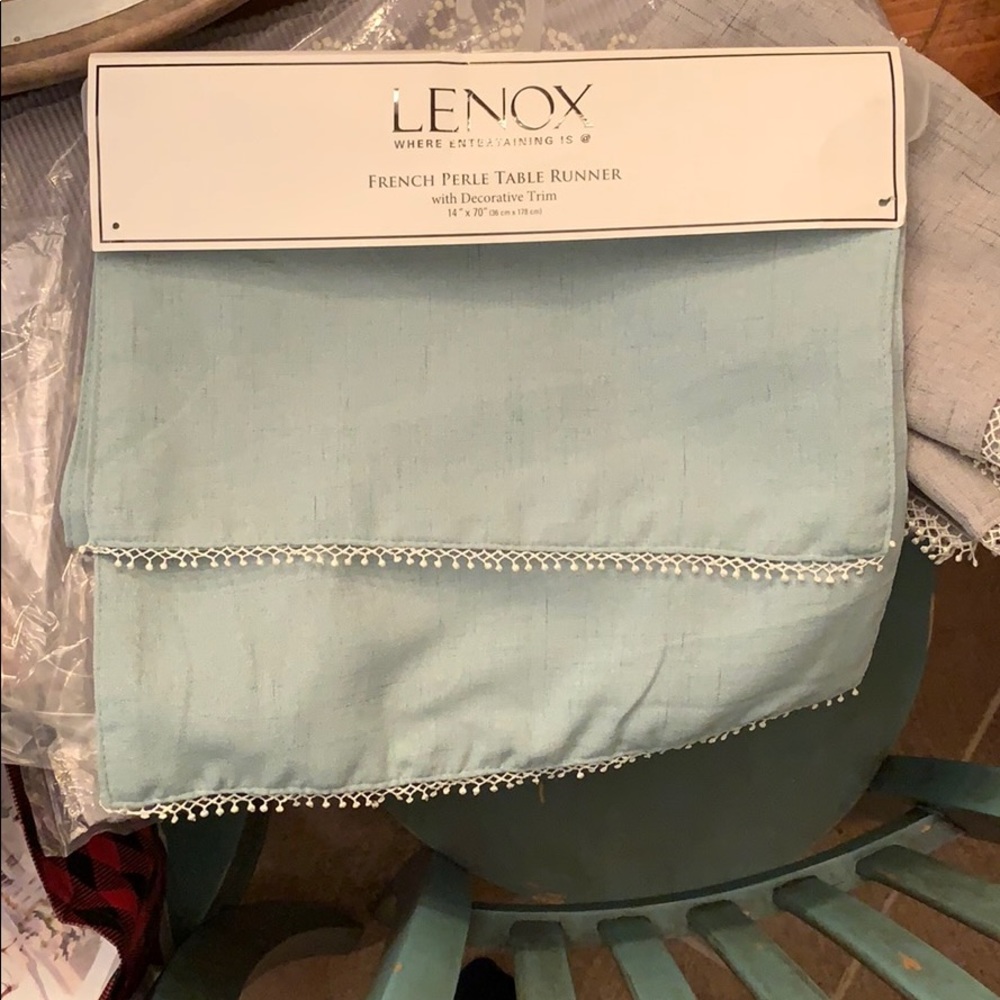 Lenox table runner